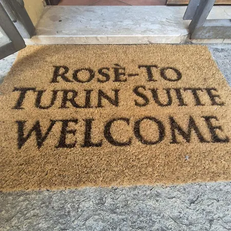 Rose-to Nel Centro Storico Di ! * Torino